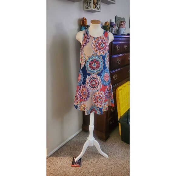 NWOT ZESICA SHIFT DRESS - Picture 1 of 3